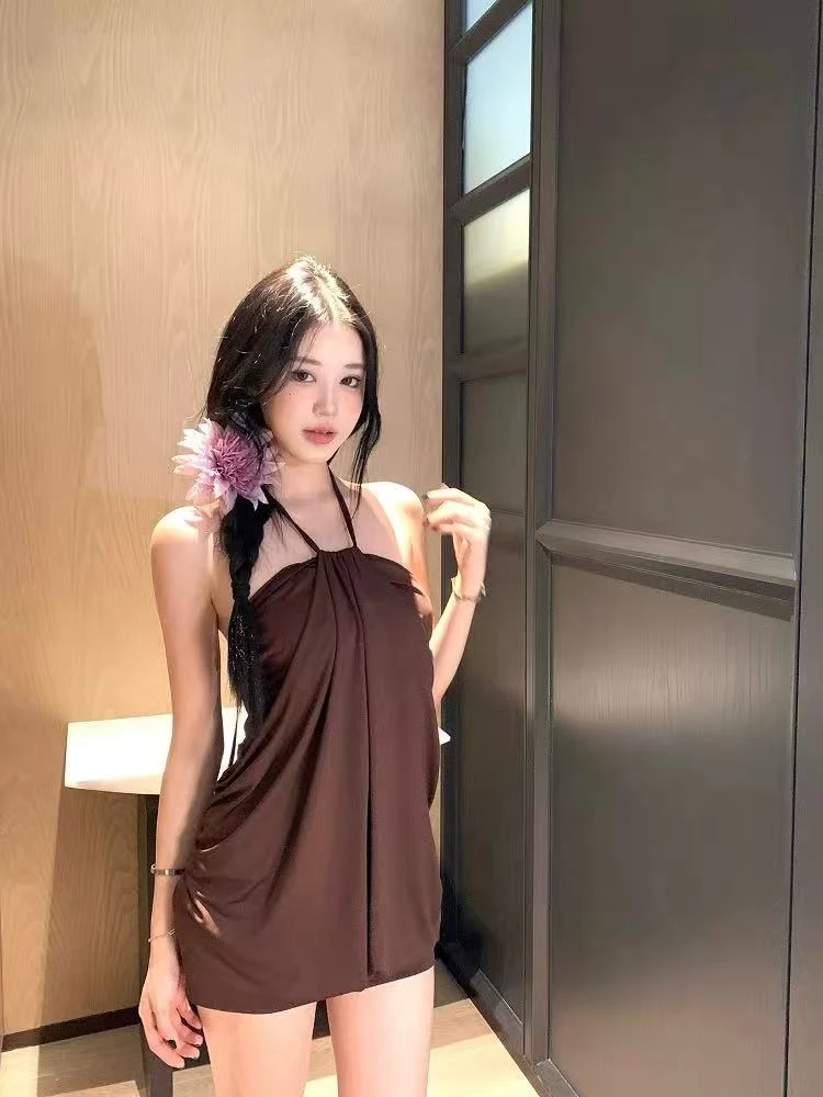 度假风小众挂脖抹胸宽松包臀灯笼裙女夏季收腰显瘦垂感短款连衣裙