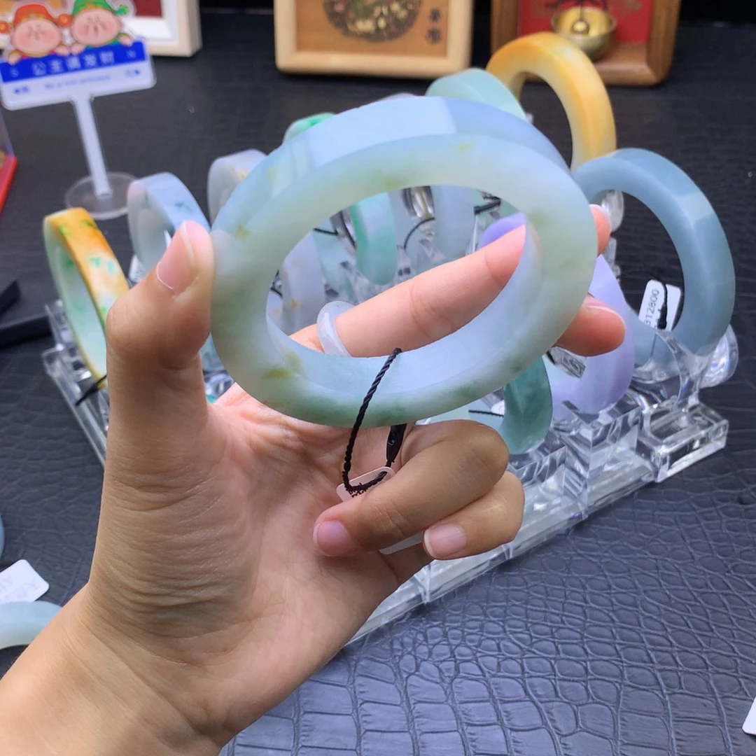 定制翡翠未镶嵌翡翠手镯