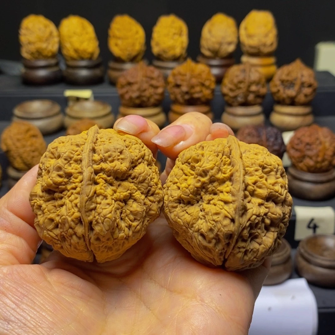 文玩核桃吊坠金刚45