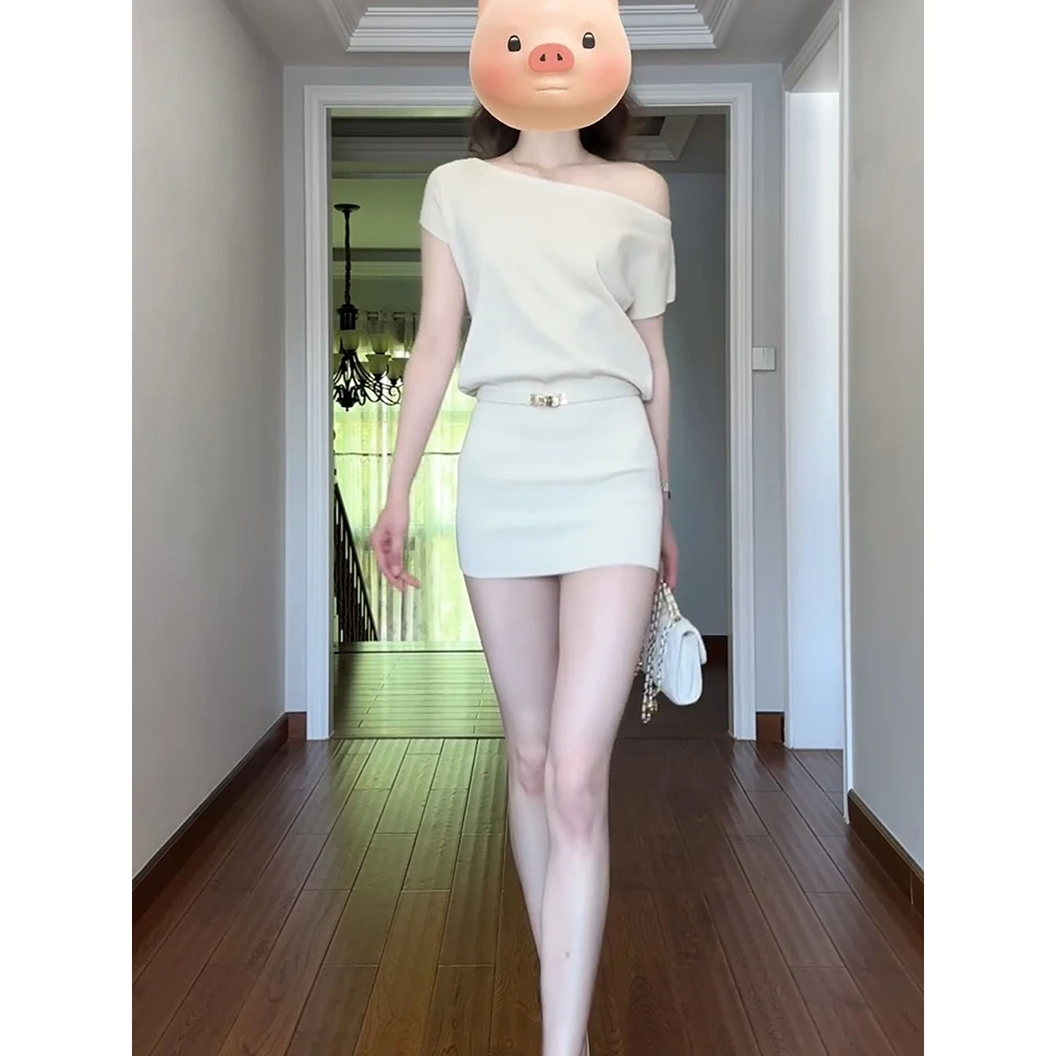 素颜女主显瘦气质针织连衣裙洋气裙子送皮带纯欲性感时尚夏季短裙