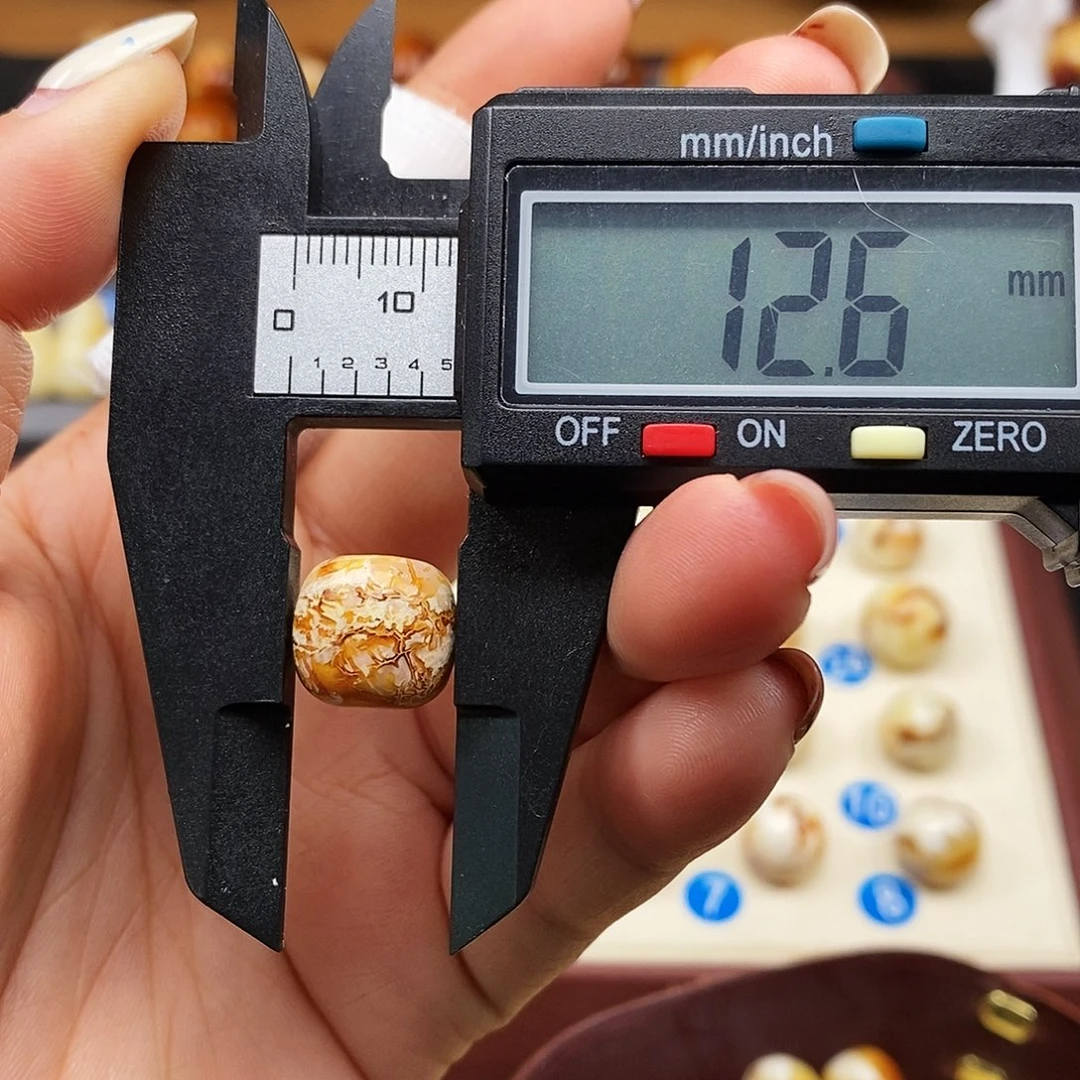 琥珀未镶嵌裸石蜜蜡