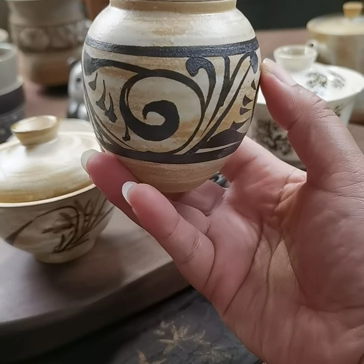 磁州窑铁绘小茶罐