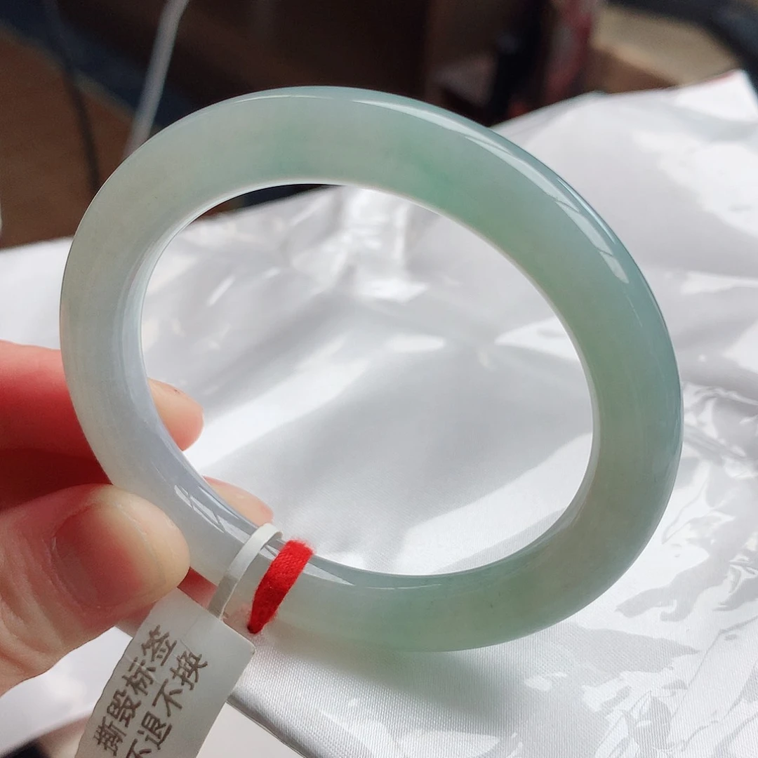 翡翠手镯未镶嵌天然翡翠A货