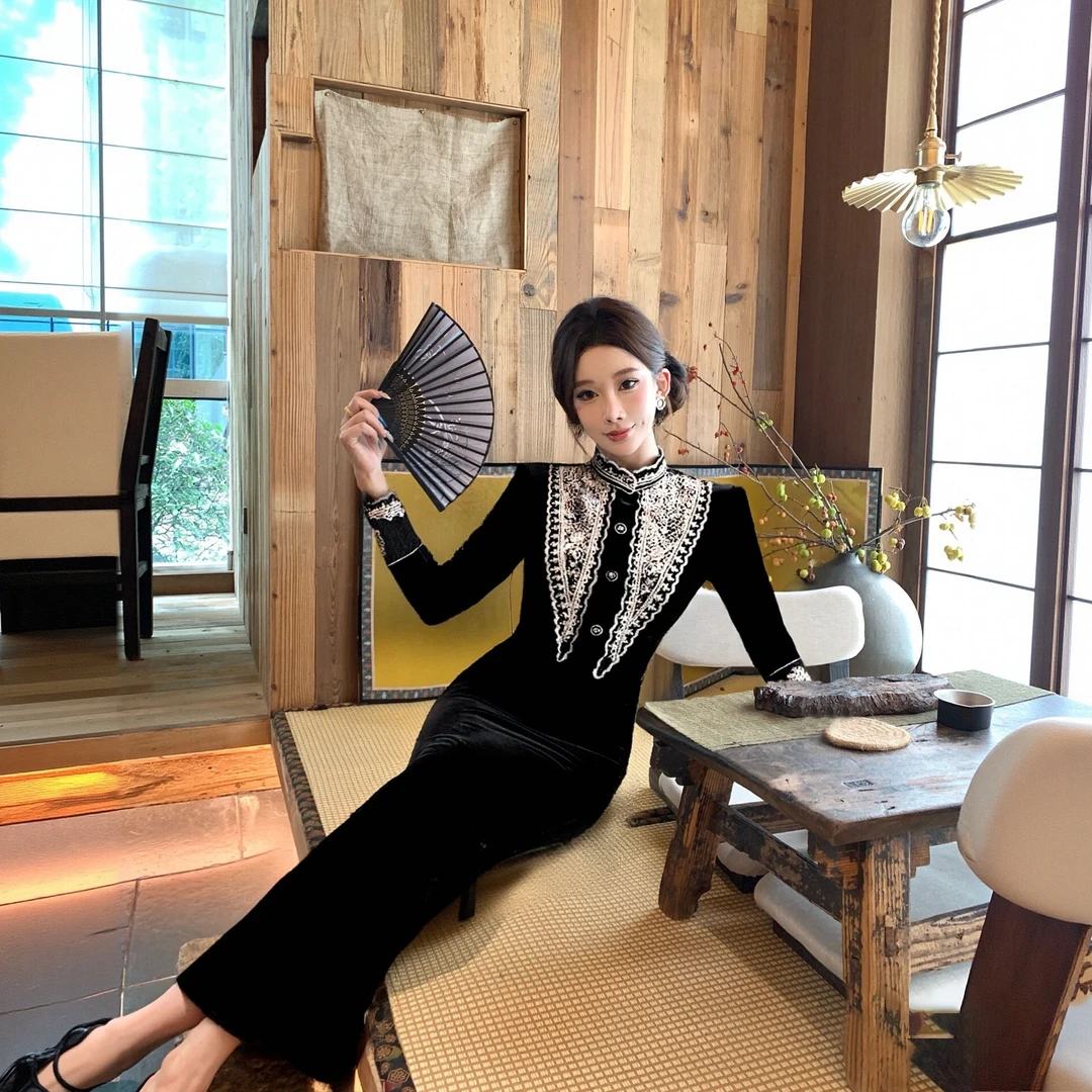 B2025秋季新款优雅复古丝绒连衣裙冬新中式高级感国风旗袍女D4005