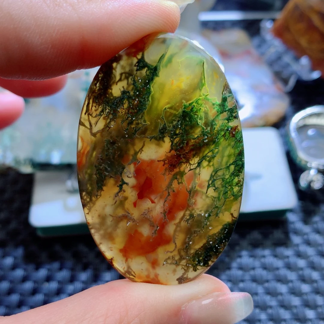 未镶嵌颈饰玛瑙/玉髓皇**岸