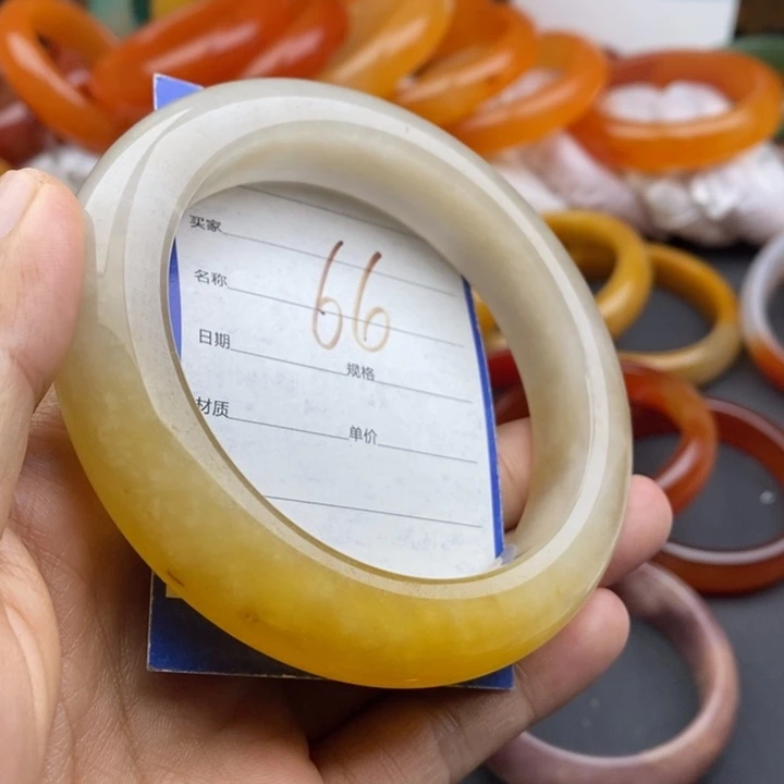 未镶嵌手镯石英质玉