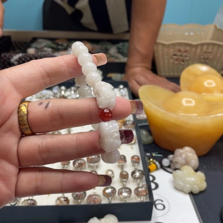 石英岩玉手镯合金