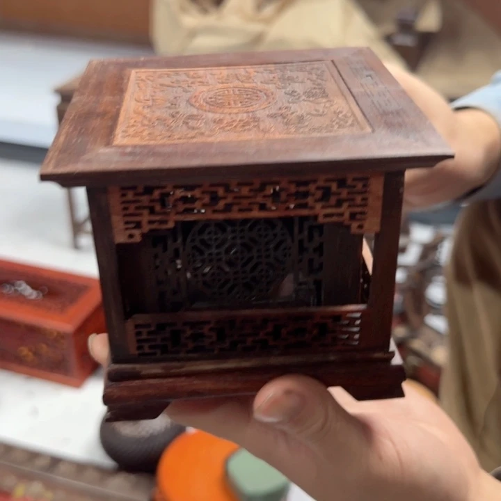 琉璃手工艺品红木工艺品