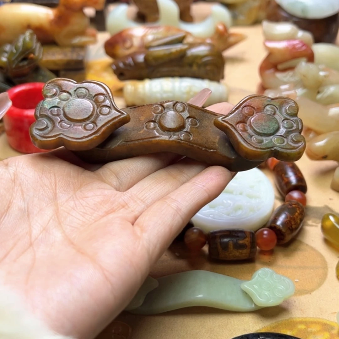 【闪购商品】蛇纹石玉颈饰未镶嵌