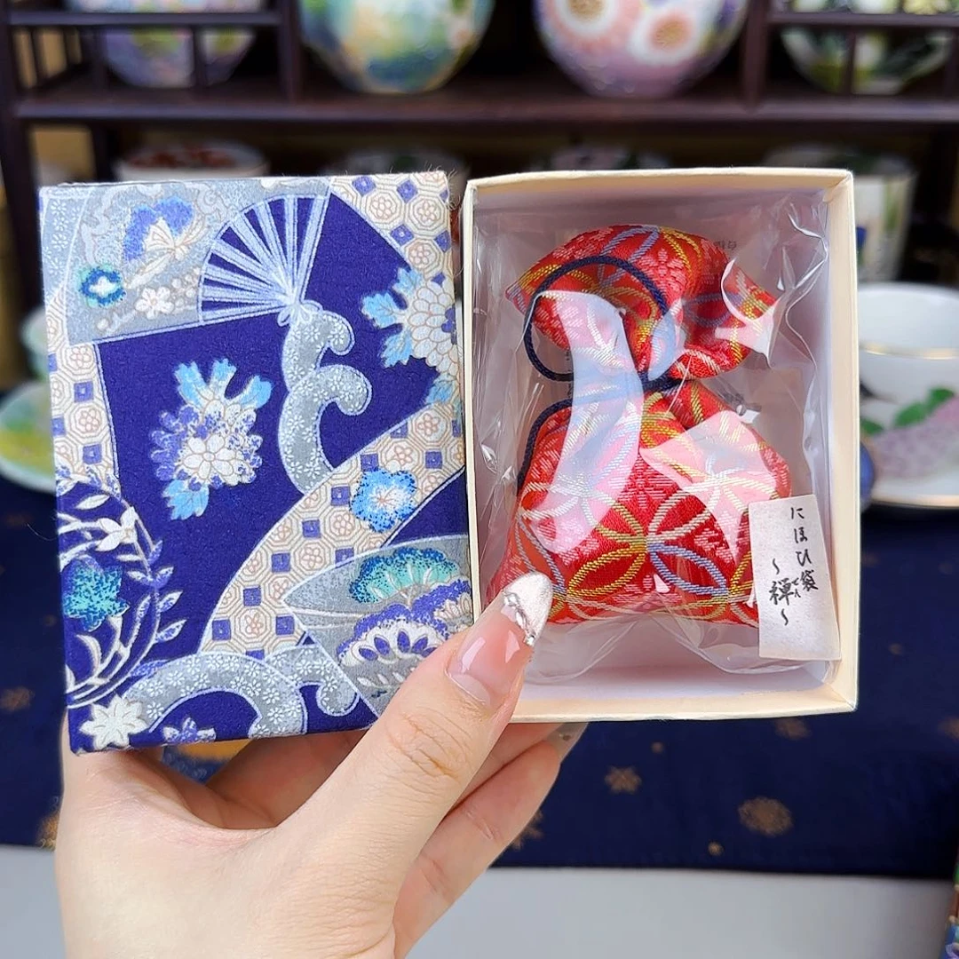 他家茶具瓷器真美！笑*