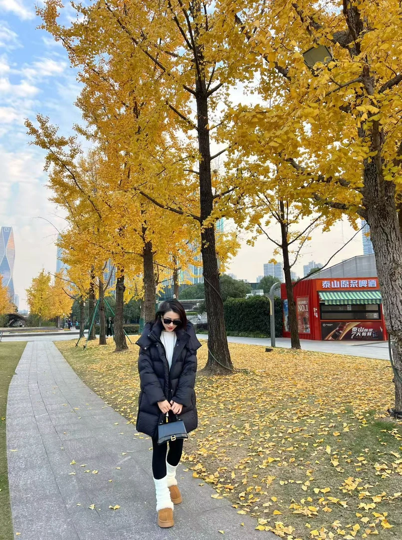 2024新款泡芙95白鹅绒女中长款羽绒服周16F609