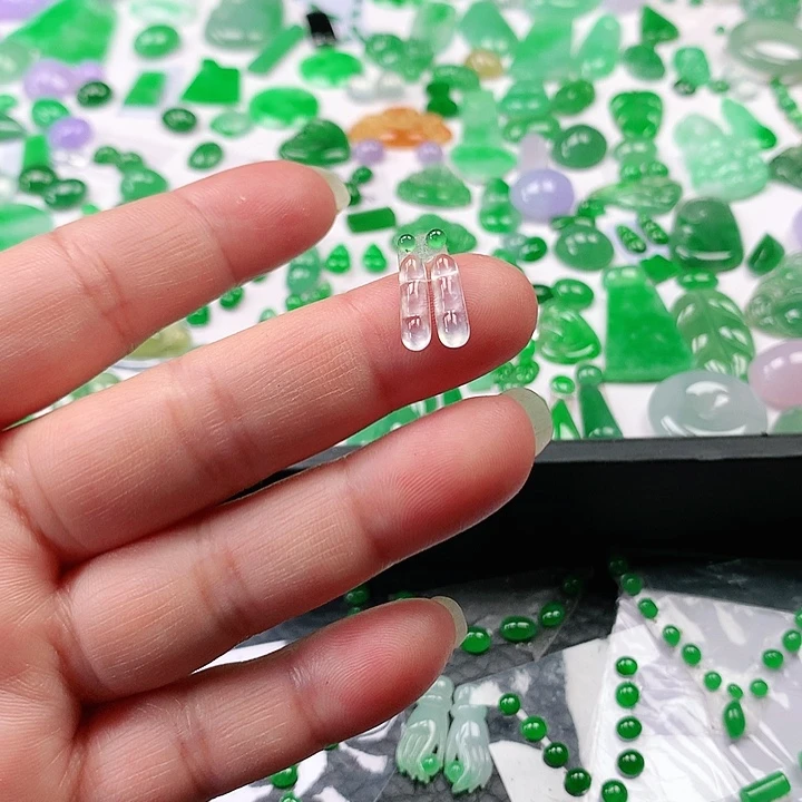 翡翠颈饰未镶嵌翡翠