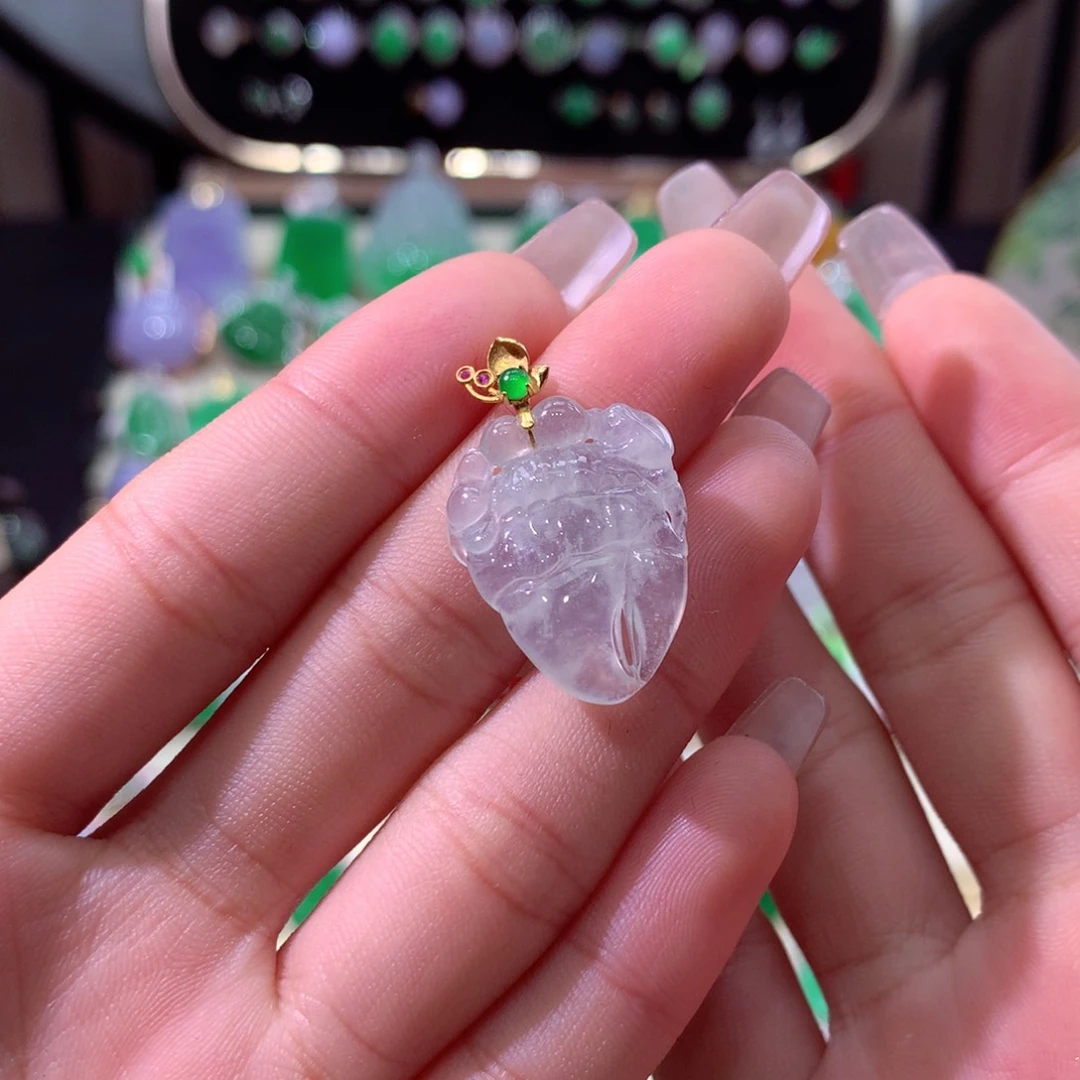 翡翠颈饰18K金镶嵌翡翠