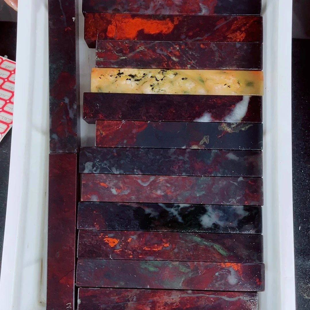 摆件广西桂林鸡血玉，不包邮