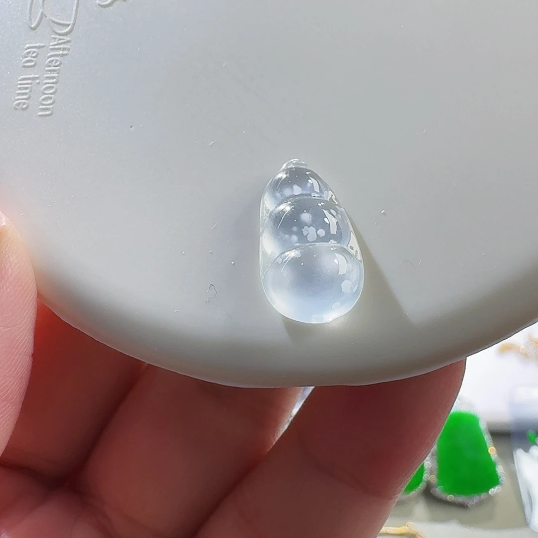 翡翠未镶嵌颈饰裸石