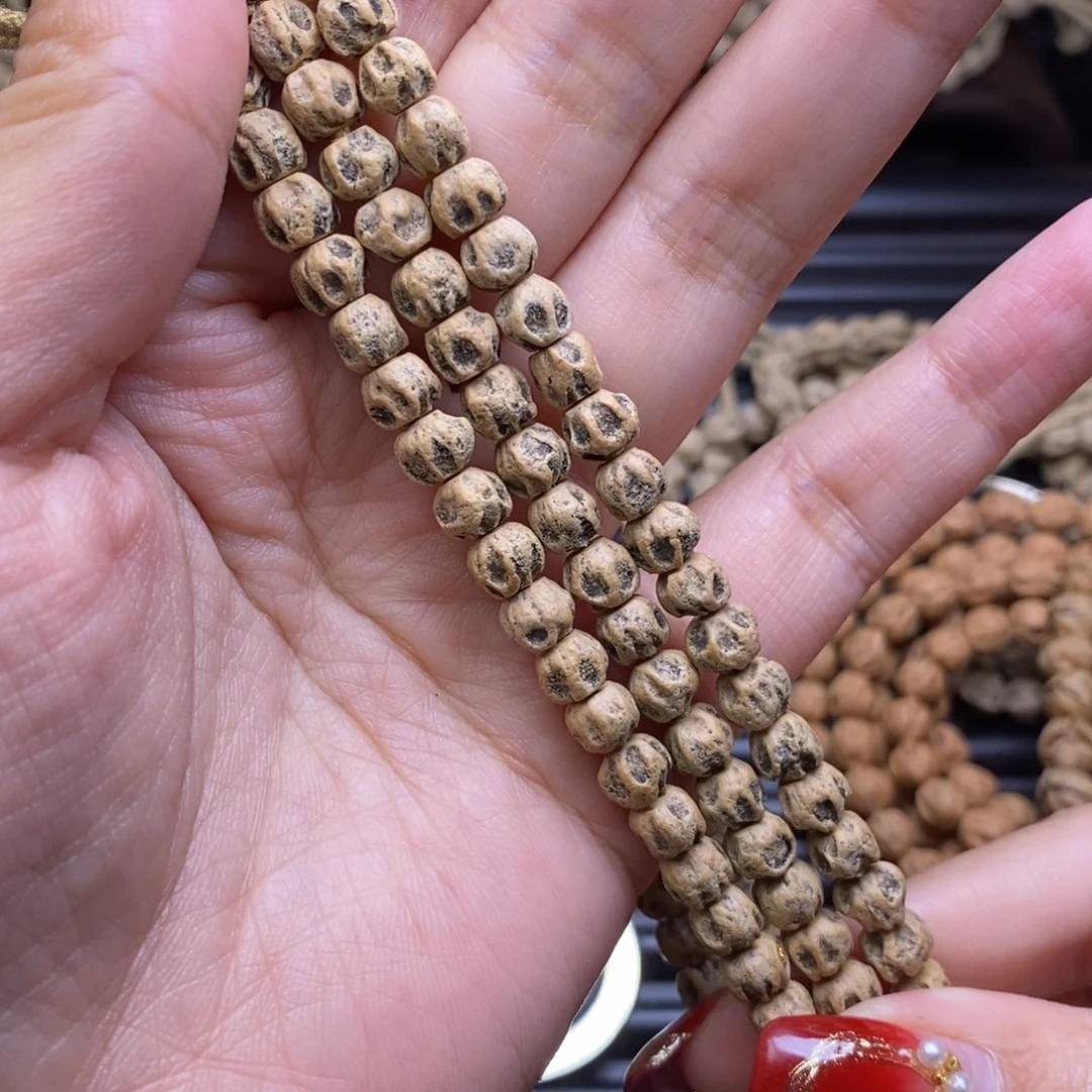 柏香籽/百香籽吊坠邓****?