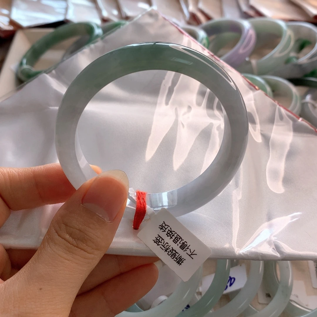 翡翠手镯未镶嵌半山水55
