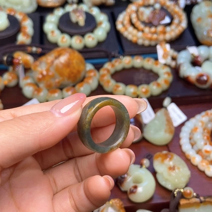 岫岩河磨玉（透闪石质玉）未镶嵌挂件