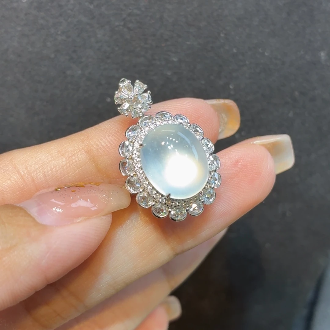 翡翠18K金镶嵌颈饰天然缅甸翡翠