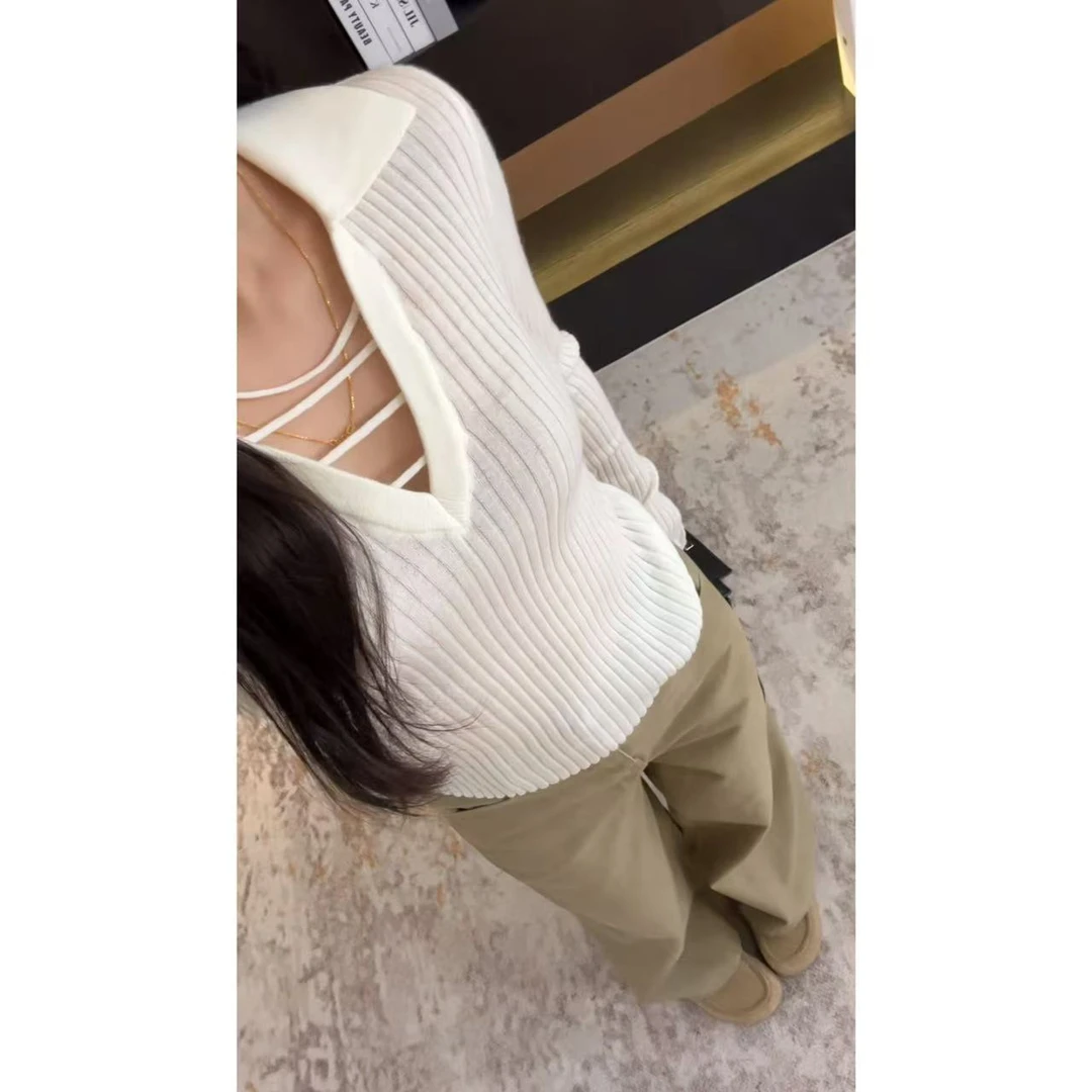 【小情歌】设计感V字翻领纯色坑纹polo领上衣