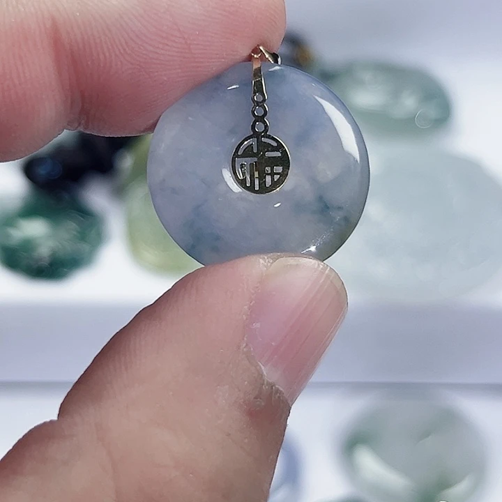 翡翠未镶嵌颈饰天然缅A翡翠吊坠