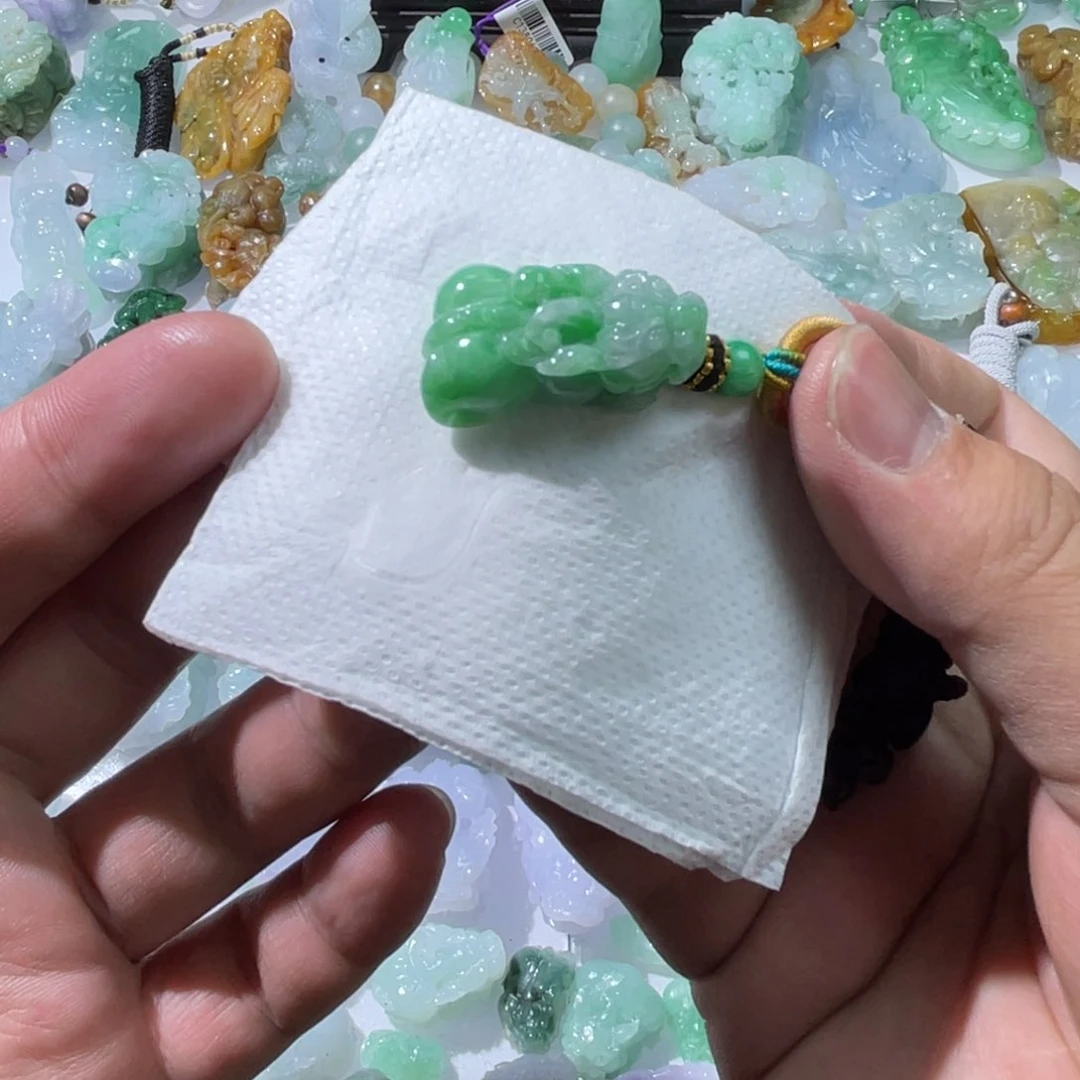 翡翠颈饰未镶嵌天然