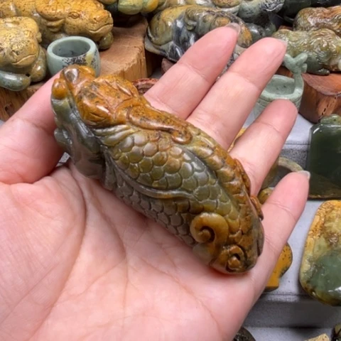 未镶嵌岫岩河磨玉（透闪石质玉）把件定