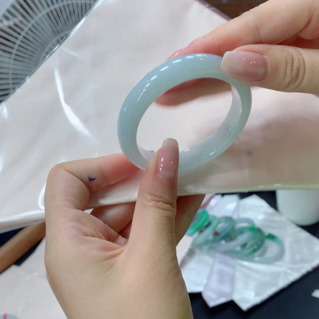 翡翠手镯未镶嵌a*儿买断