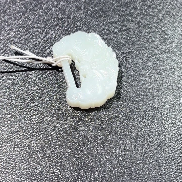 非***爷未镶嵌和田玉挂件