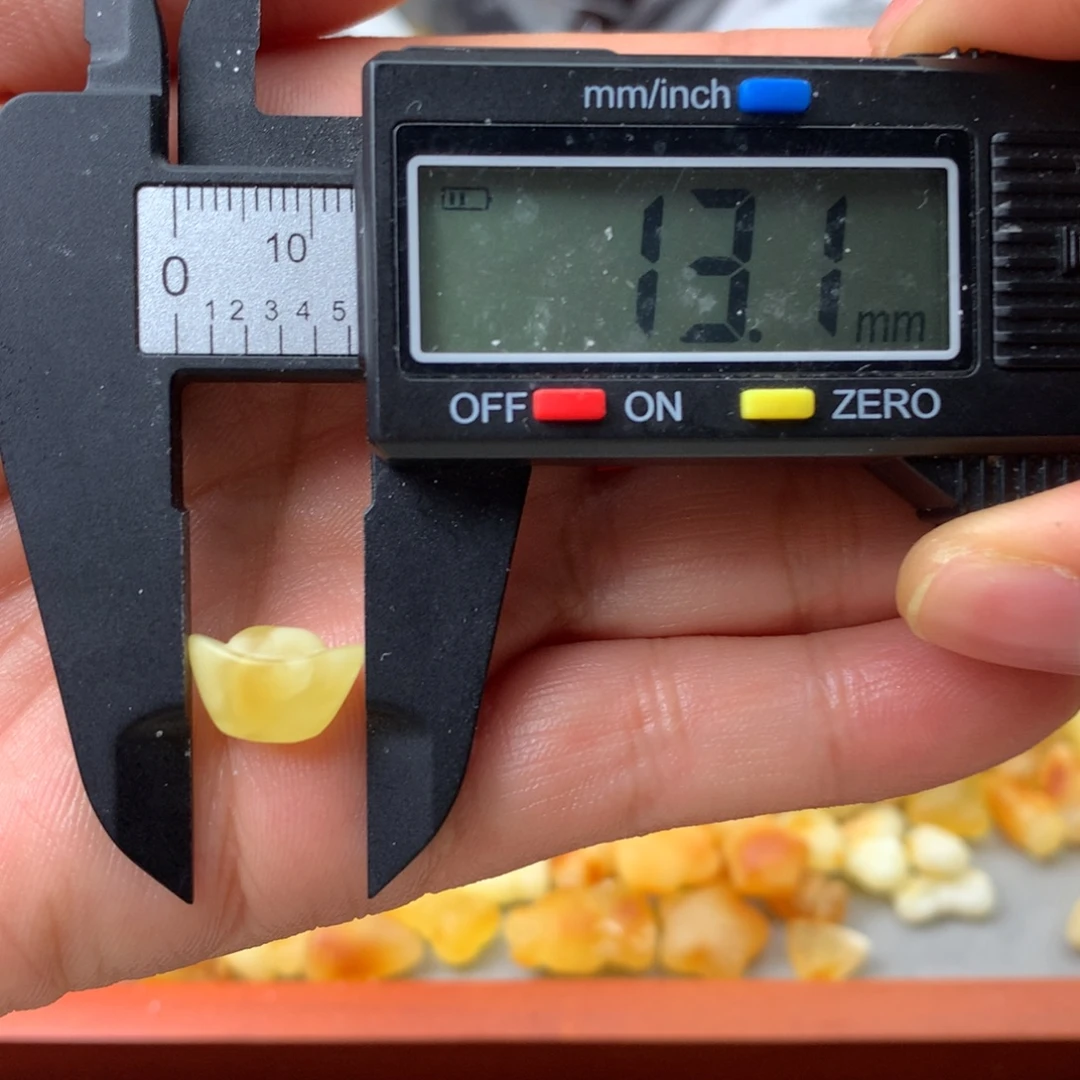 琥珀未镶嵌裸石蜜蜡