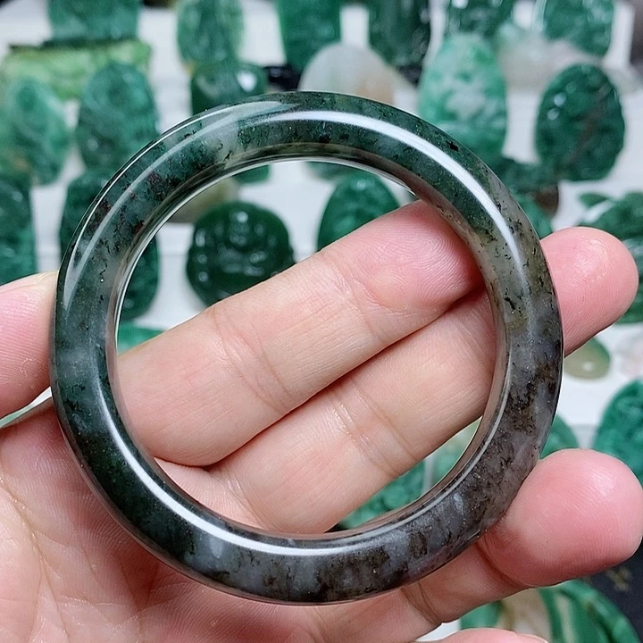 未镶嵌独山玉颈饰