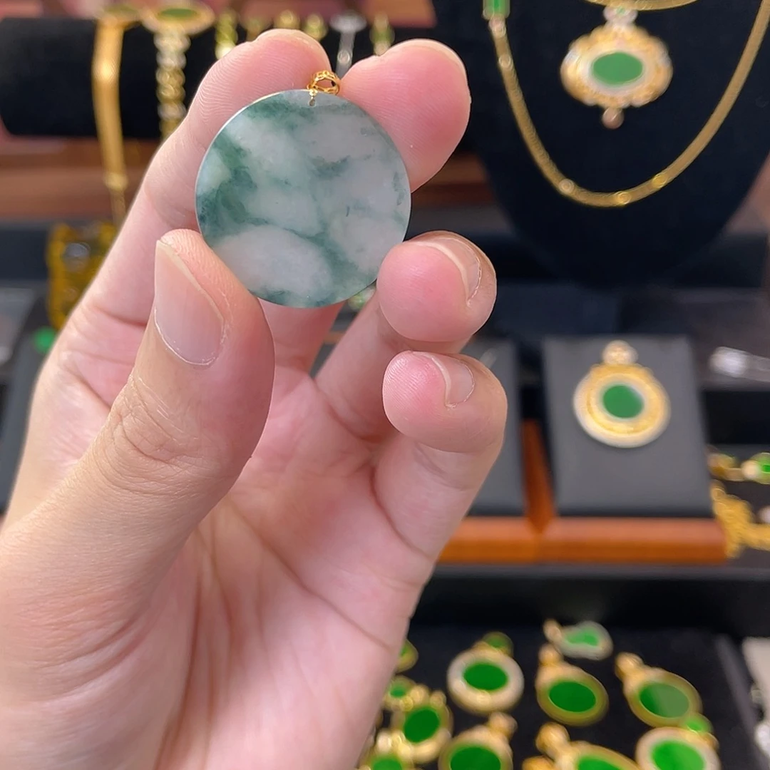 吊坠(赠链)18K金镶嵌翡翠