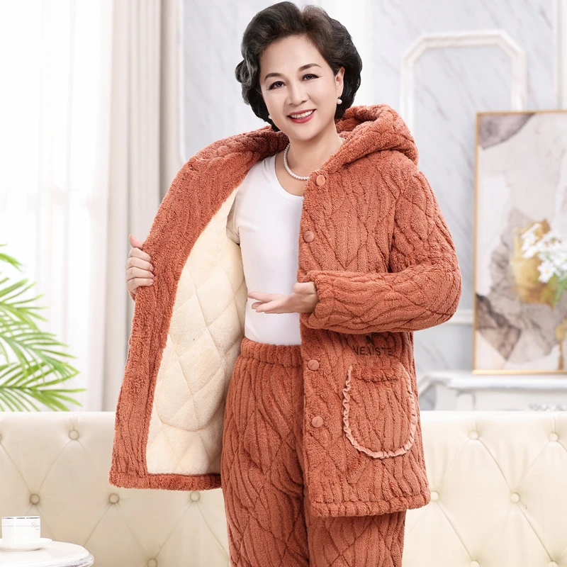妈妈睡衣连帽冬天珊瑚绒加厚三层夹棉中老年可外穿保暖家居服套装