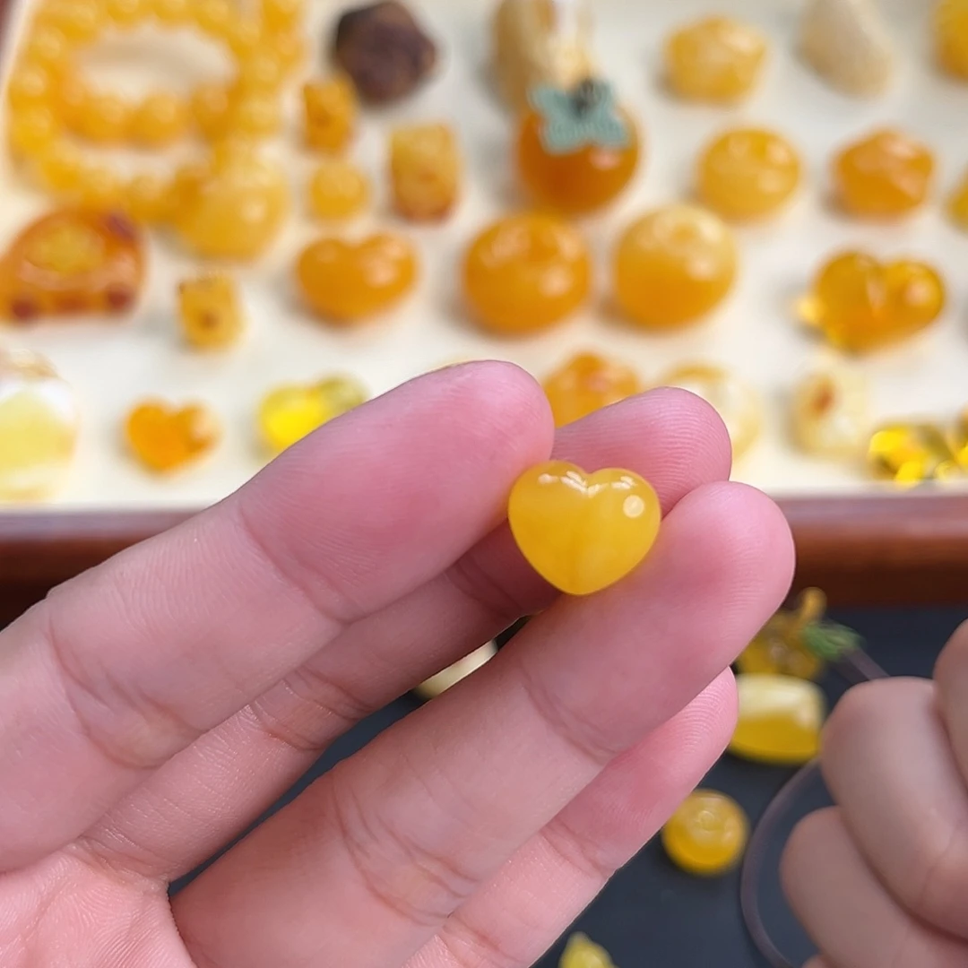 琥珀未镶嵌珠宝奇石