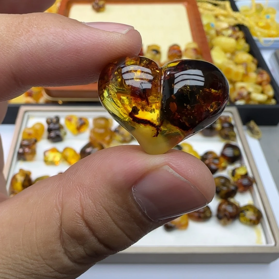 琥珀未镶嵌裸石4.69克微烤微瑕