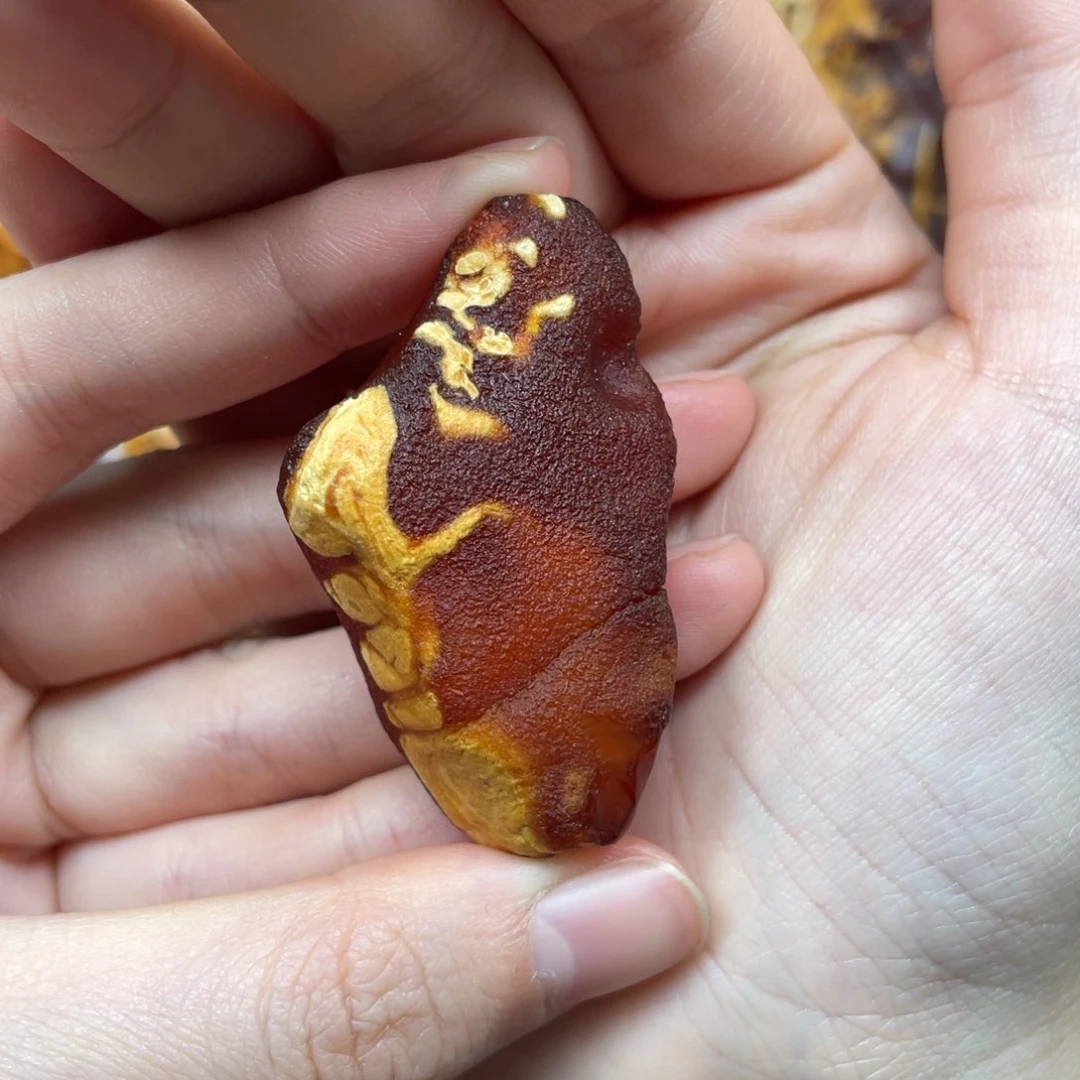 琥珀珠宝奇石未镶嵌