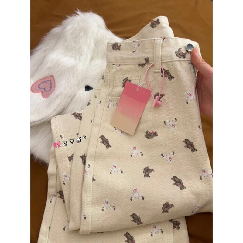 大码复古设计感小熊印花牛仔裤女春季新款高腰直筒显瘦宽松阔腿裤