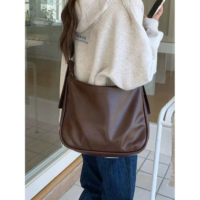 高级质感大容量包包女2023新款时尚复古单肩斜挎包通勤托特包