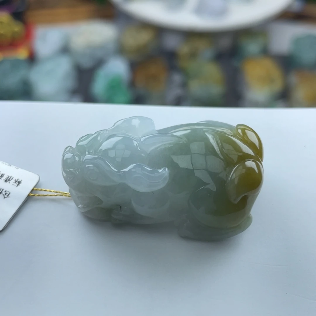 翡翠未镶嵌颈饰貔貅