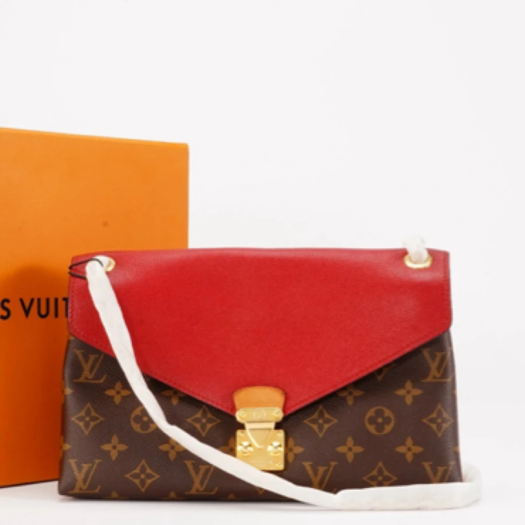 95新 LouisVuitton/路易威登 Lv红色传奇链条包