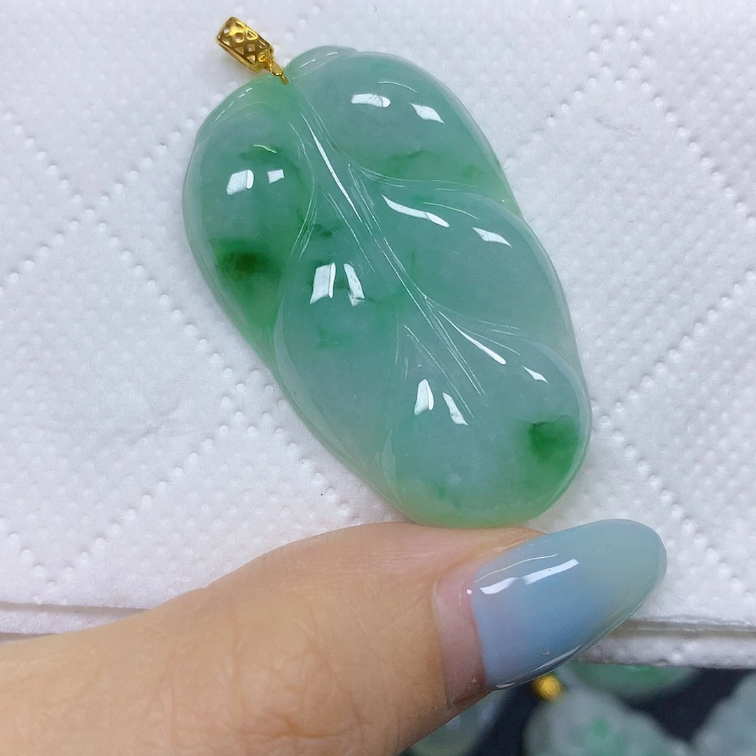 爱***睛翡翠18K金镶嵌颈饰挂件