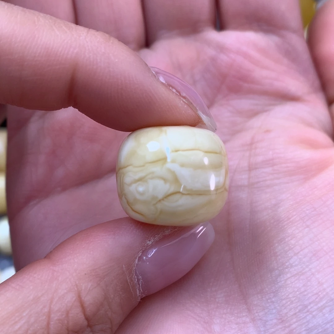未镶嵌琥珀裸石蜜蜡