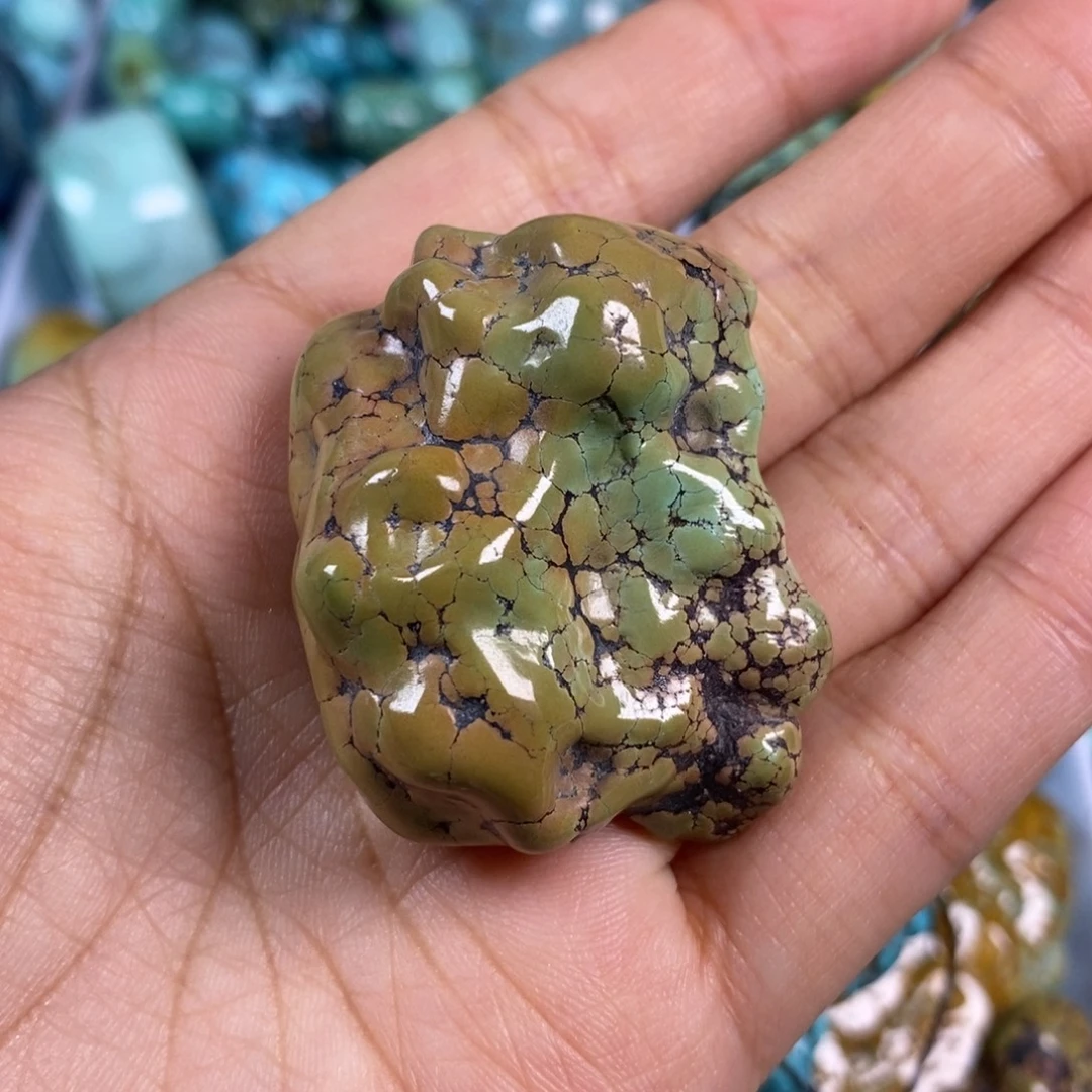 绿松石未镶嵌颈饰