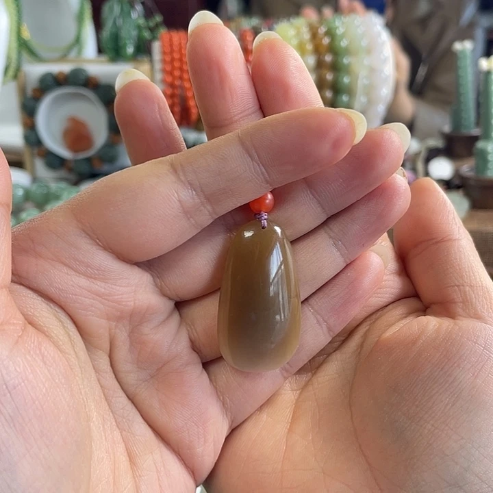 和田玉（糖玉）未镶嵌颈饰