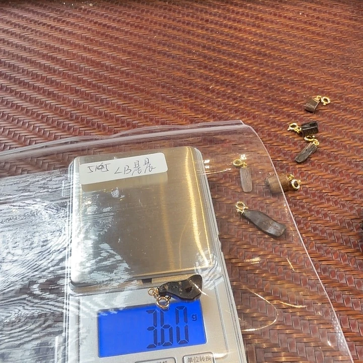 香香的小三角挂件