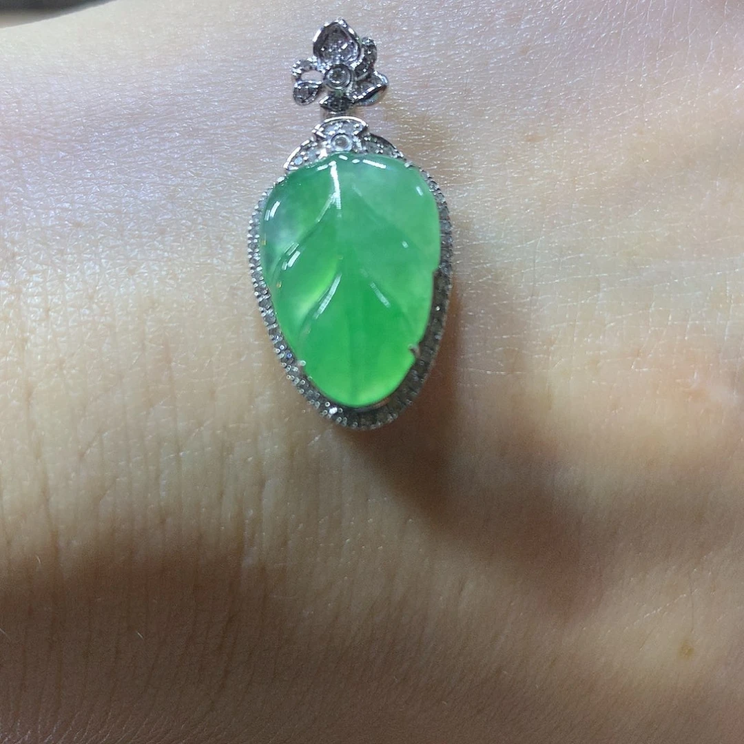 吊坠(不含链)18K金镶嵌翡翠