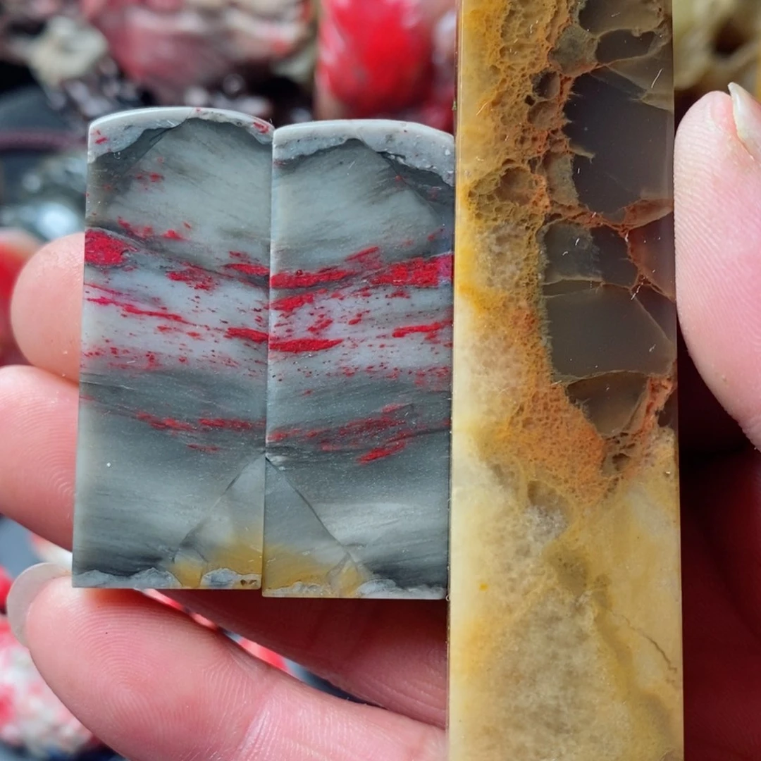 昌化鸡血石成****祥昌化鸡血石印章