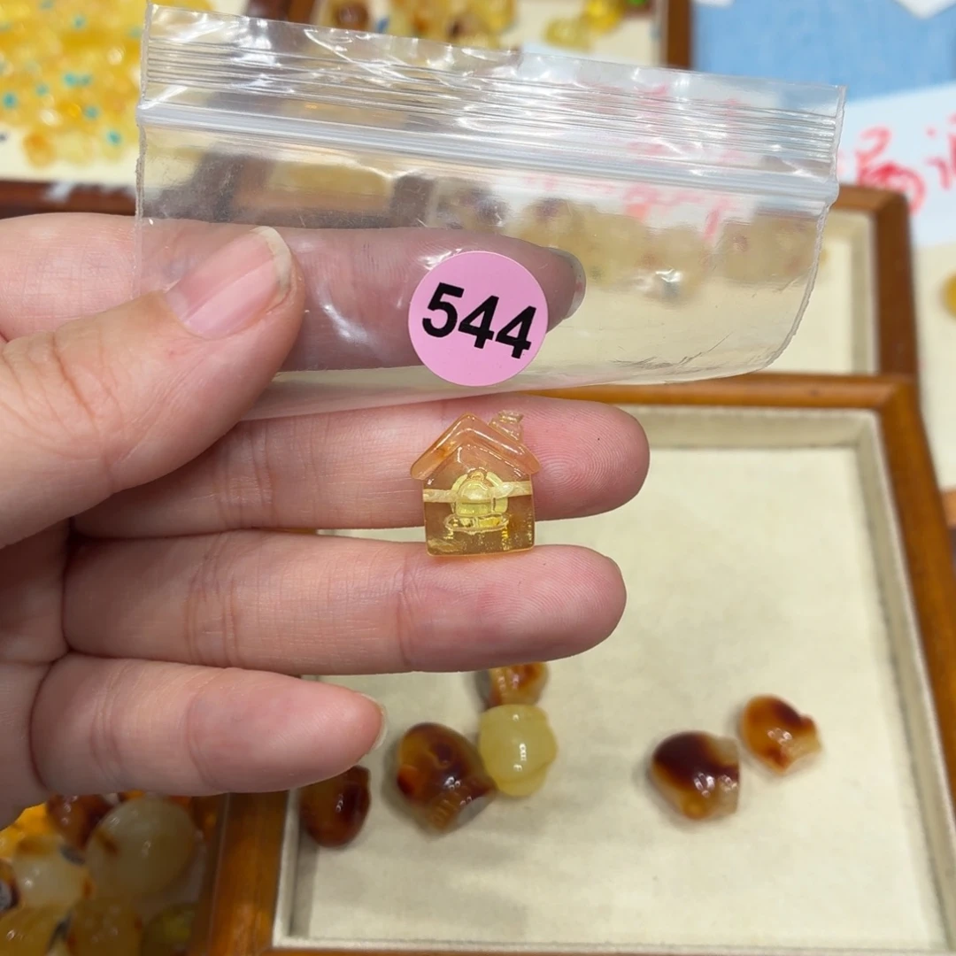琥珀未镶嵌珠宝奇石