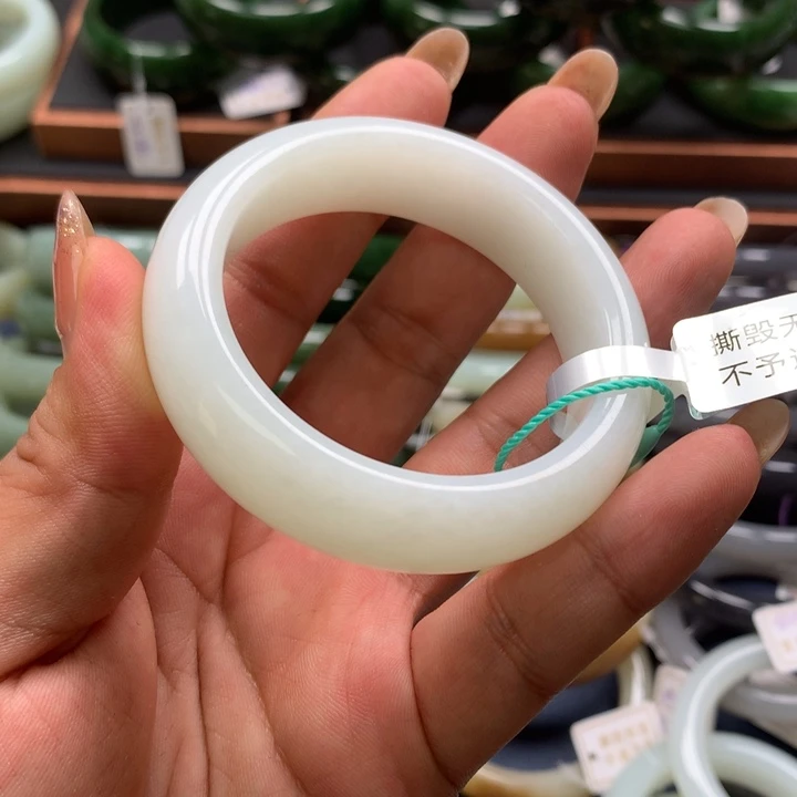 【闪购商品】未镶嵌手镯和田玉