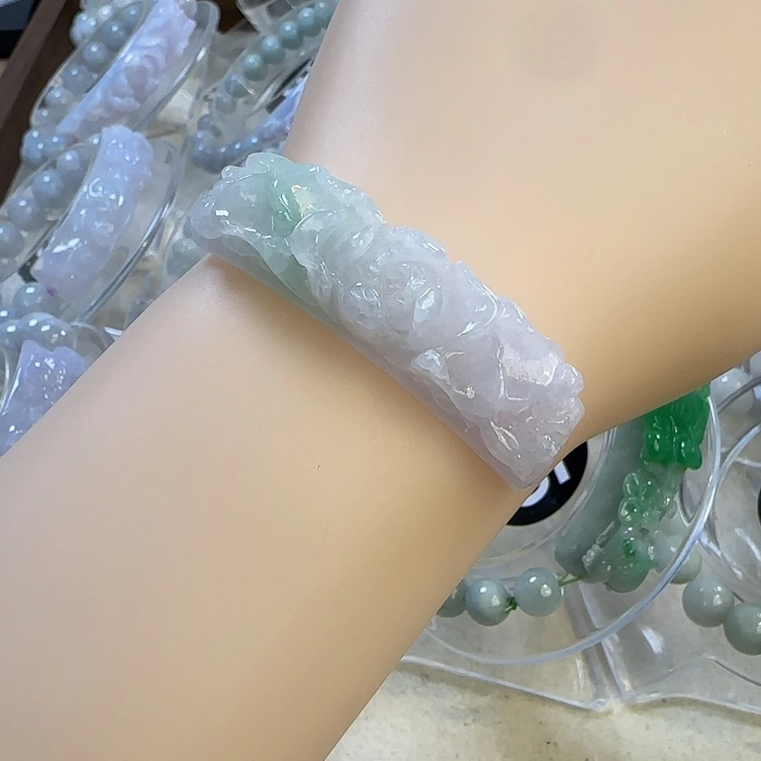 翡翠未镶嵌颈饰手牌5258